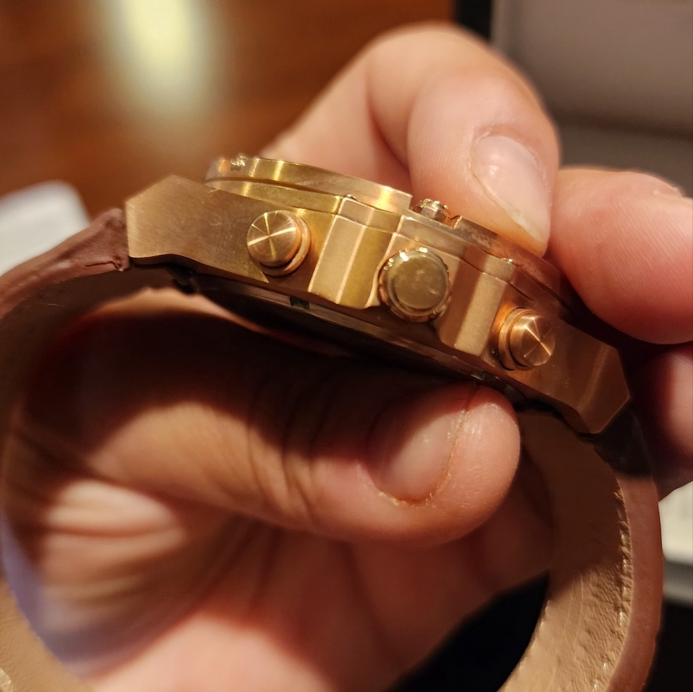 Daniel Steiger Gold Watch - Picture 5 of 7